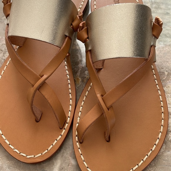 New in Box- Soludos Slotted Thong Leather Sandal- Size 5.5- Platinum color - Picture 12 of 14